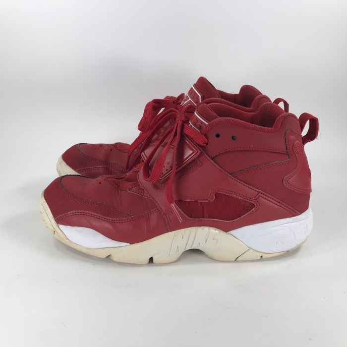 Deion Sanders Announces New Nike Diamond Turf 93 Cleats