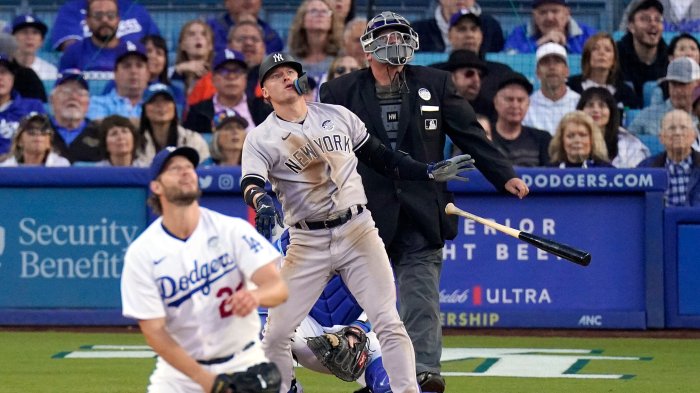 Download Dodgers iPhone Logo Art Wallpaper | Wallpapers.com Dodgers mookie betts says he suffered toe injury walking bathroom dark
