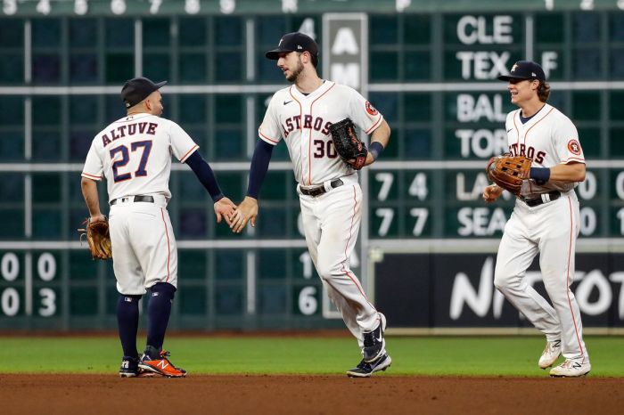 Astros Targeting Christian Walker: M Infield Upgrade Options - BVM ... Astros christian walker trio of hits in win