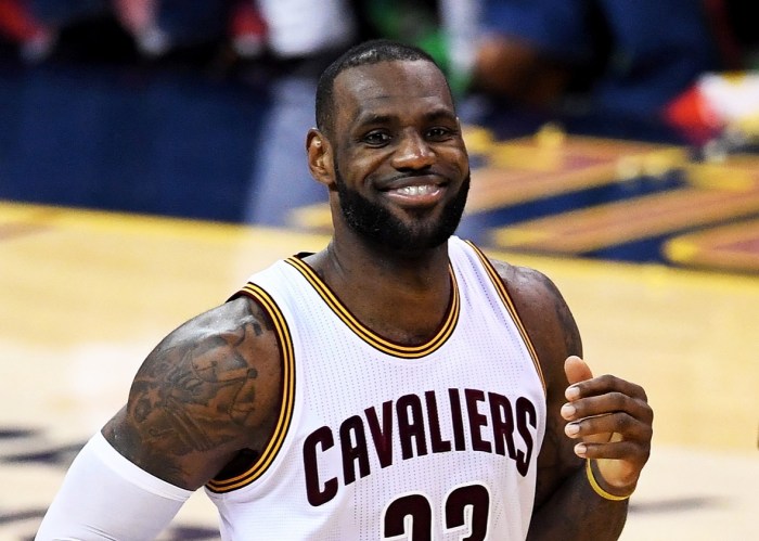 A crown all his own: LeBron James gets NBA's all-time scoring mark his ... Lebron james reportedly not expected take pay cut new lakers contract nba fa