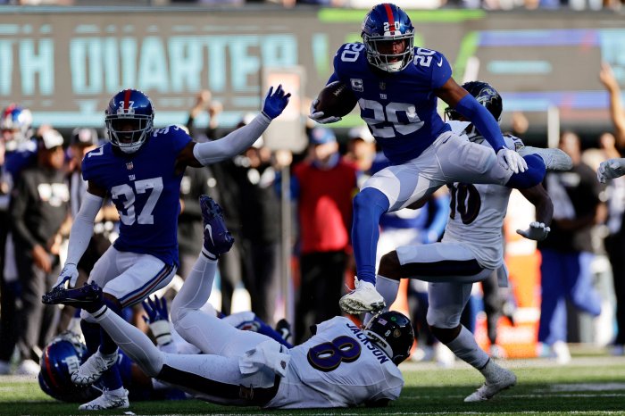 Giants - Everette Daugherty Giants landen roupp falls off late
