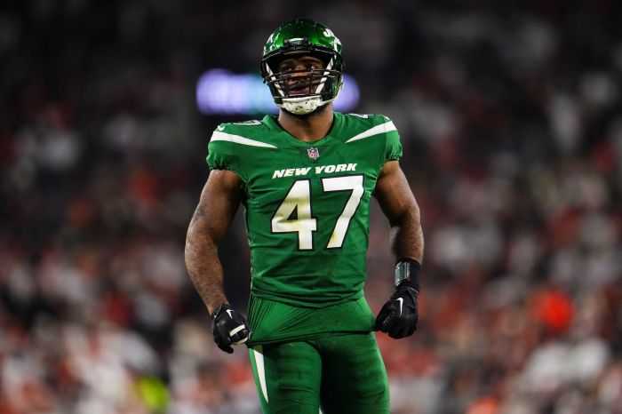 Bryce Huff Trade Rumors 49ers, Eagles, & Reworked Contract