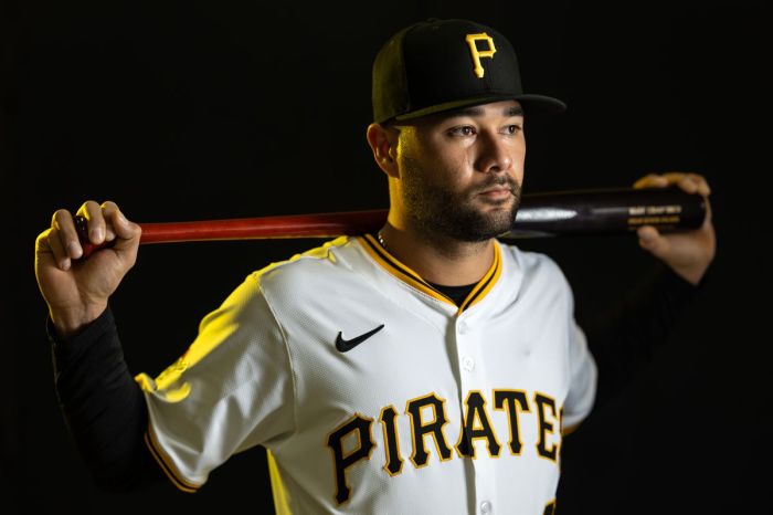 Pirates isiah kiner falefa knocks in two runs