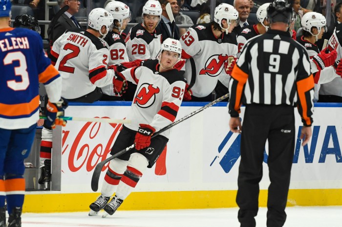 Capitals graeme clarke inks one year deal
