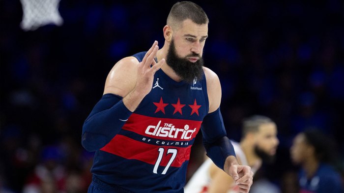Wizards' Jonas Valanciunas traded to Kings as deadline looms Jonas valanciunas reportedly traded nuggets kings dario saric amid nba fa