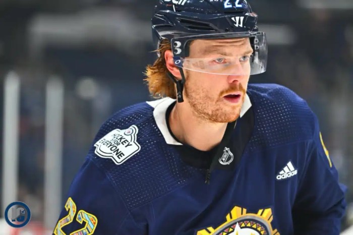 Red wings mason appleton signs two year contract