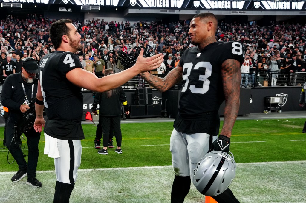 Darren waller reportedly traded dolphins giants will end nfl retirement
