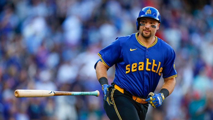 Cal Raleigh, Mariners sweep skidding White Sox | Reuters Report cal raleigh mariners finalizing 6 year 105m contract extension