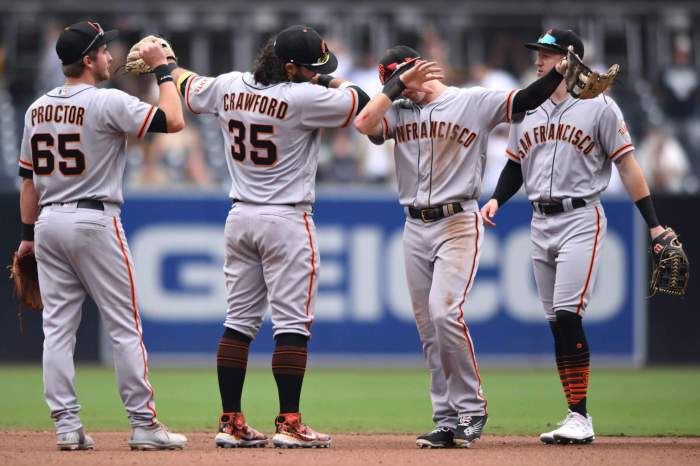 Giants wilmer flores sitting thursday