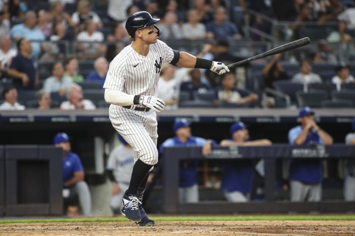 Yankees aaron judge hits 31st homer in loss