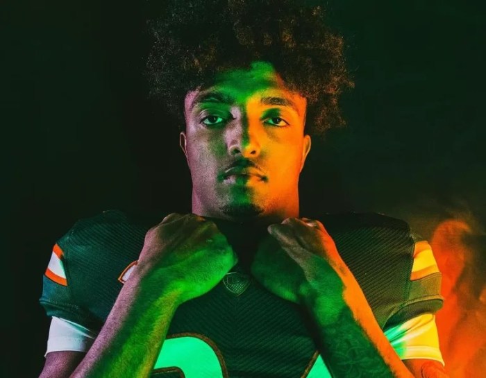 Miami Hurricanes Linebacker Adarius Hayes Hospitalized After Fatal Car ... Miami lb adarius hayes released hospital after car crash killed 3 people