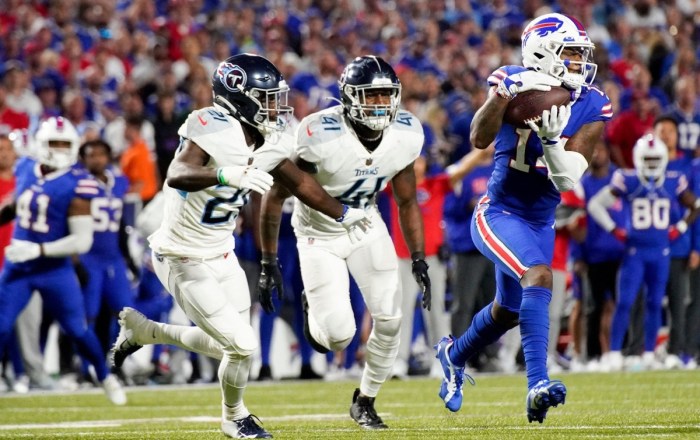 Report stefon diggs meets patriots nfl free agency amid knee injury rehab