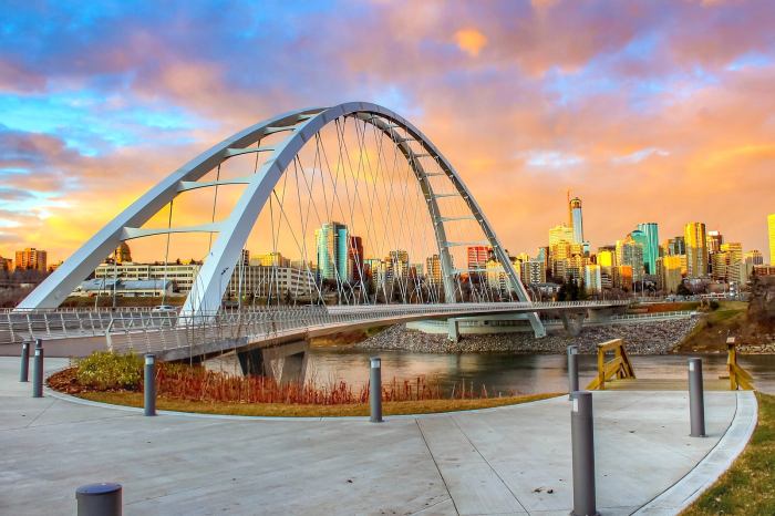 10 Free Things to Do in Edmonton - How to Experience Edmonton a Small ... Oilers curtis lazar grabs one year deal