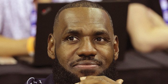 LeBron James Interests Mavs Buyout, Not Trade?