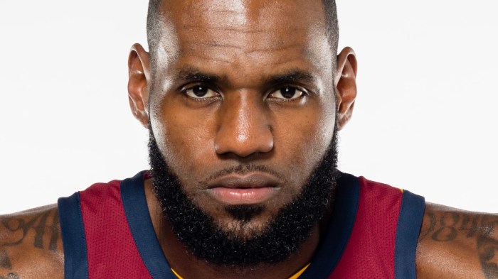 A crown all his own: LeBron James gets NBA's all-time scoring mark his ... Buy or sell lebron james actually wanting trade los angeles lakers