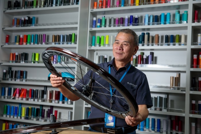 How Giant's Ultra-Light Carbon Fiber Bike Sparked a Comeback|Giant Group Giants willy adames gets aboard four times thursday