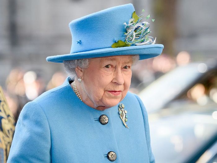 An Interesting Coincidence: When Queen Elizabeth Wore Blue to a Family ... Royals bobby witt on base four times