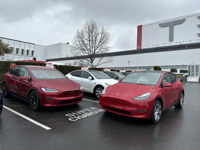 Tesla's new Ultra Red gets real-world comparison with Multi-Coat Red ... Red soxs cooper criswell returns to triple a 972395