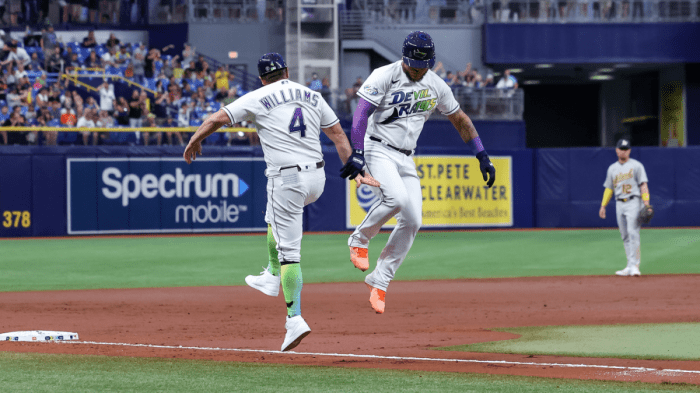 Astros isaac paredes another multi hit game