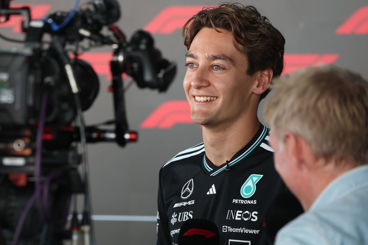 Mercedes Driver George Russell Dons Lucha Libre Mask for Undercover Grandstand Appearance at Mexican Grand Prix