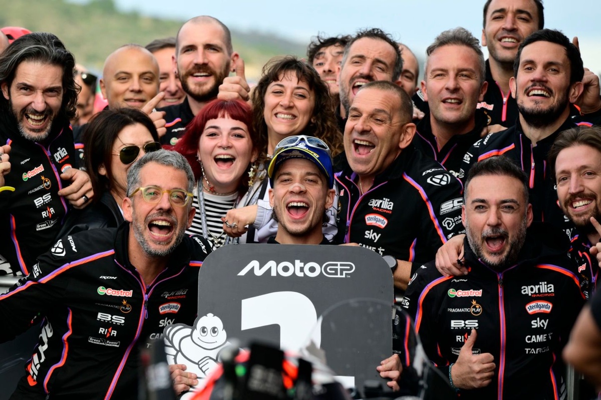 Bezzecchi Victorious in Valencia as Aprilia Dominates MotoGP Season Finale