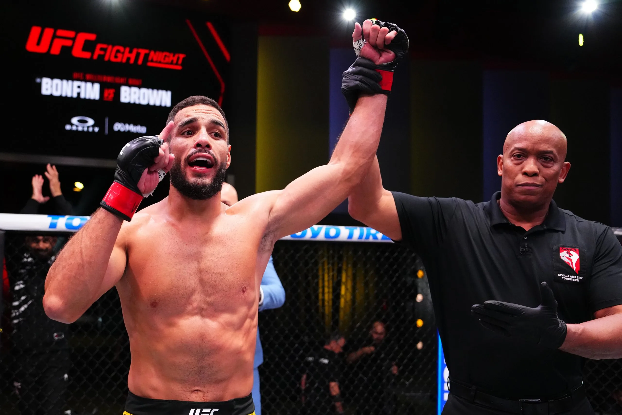 Bonfim Delivers Stunning Knee Knockout, Calls Out Covington After Dominating UFC Vegas 111 Main Event