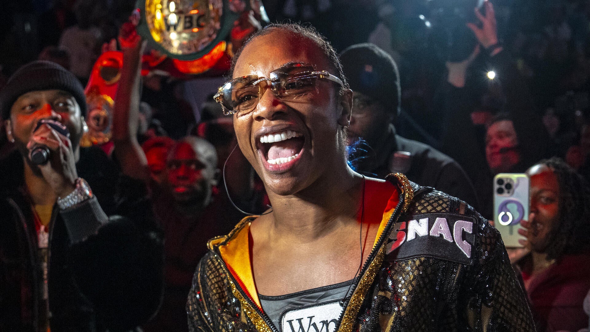 Claressa Shields Secures Groundbreaking $8 Million Contract, Elevating Women’s Boxing.