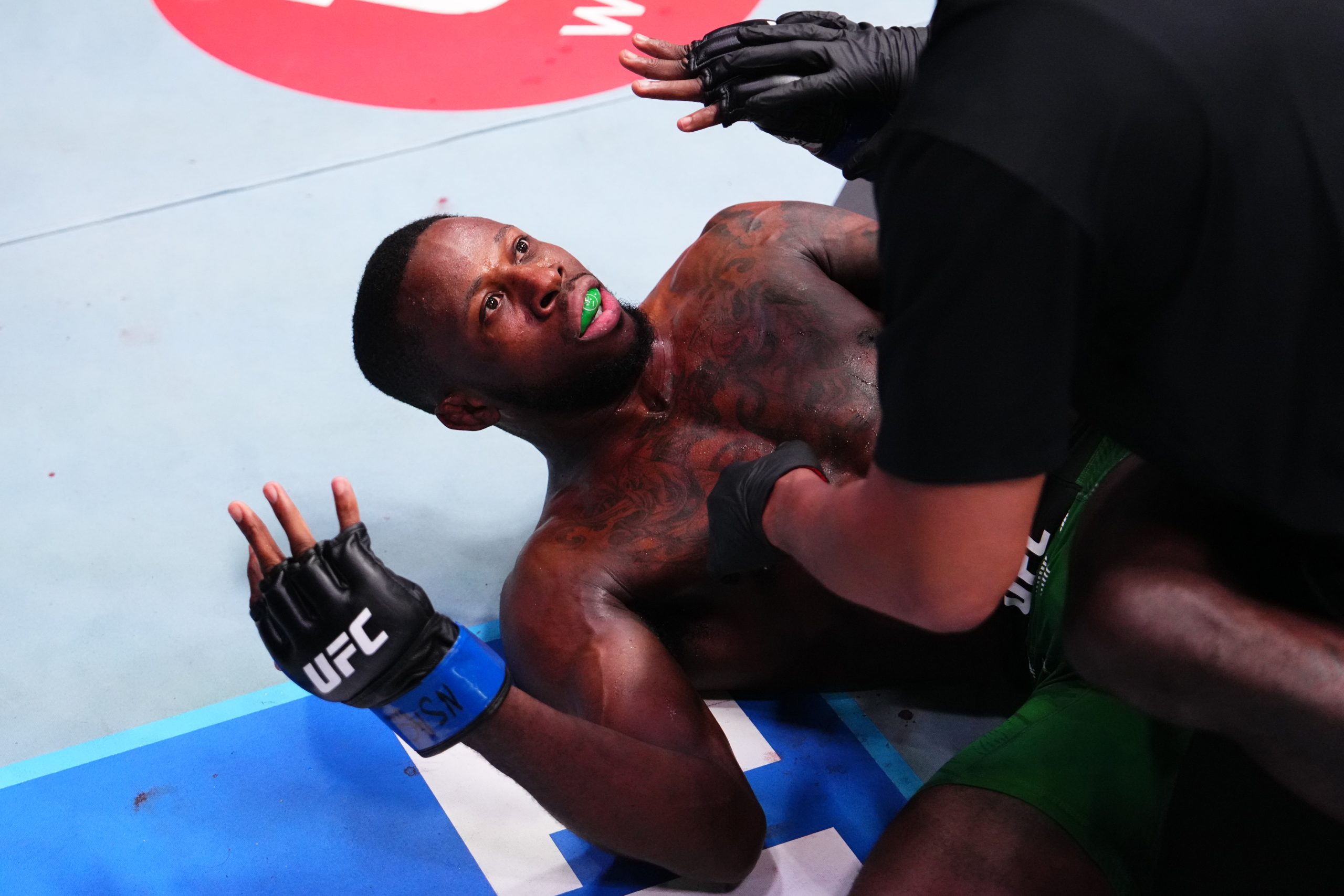 Controversial Stoppage: Gabriel Bonfim’s Undefeated Run Marred by Referee’s Call at UFC Vegas 111