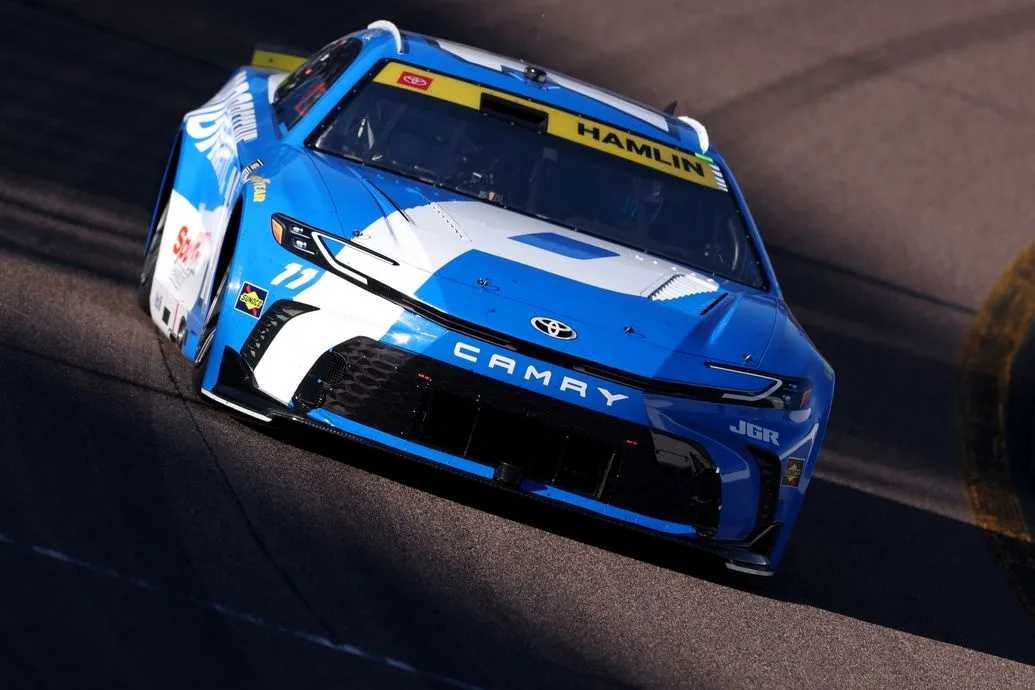 Denny Hamlin Secures Coveted Pole Position for NASCAR Cup Series Championship Decider at Phoenix