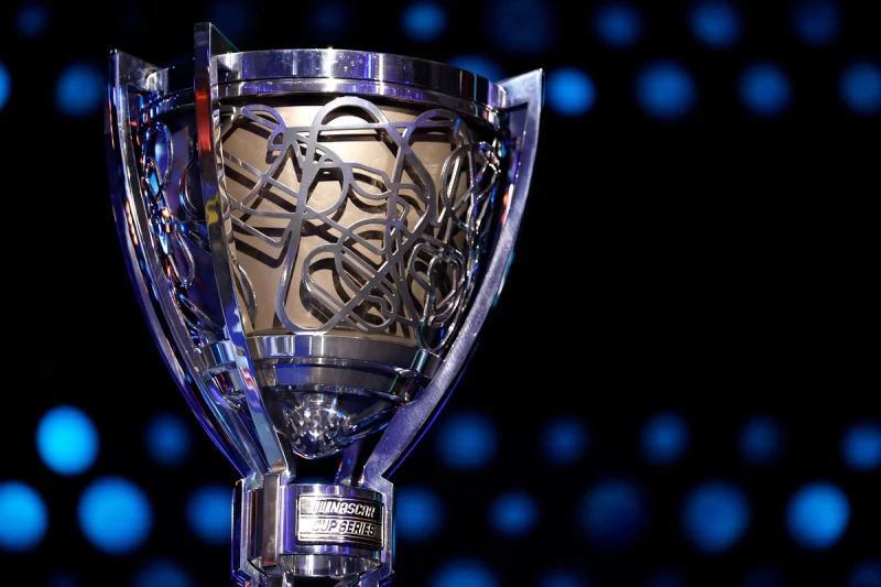 Future Bets Placed: Early 2026 NASCAR Cup Championship Odds Emerge, Kyle Larson and Denny Hamlin Lead the Pack