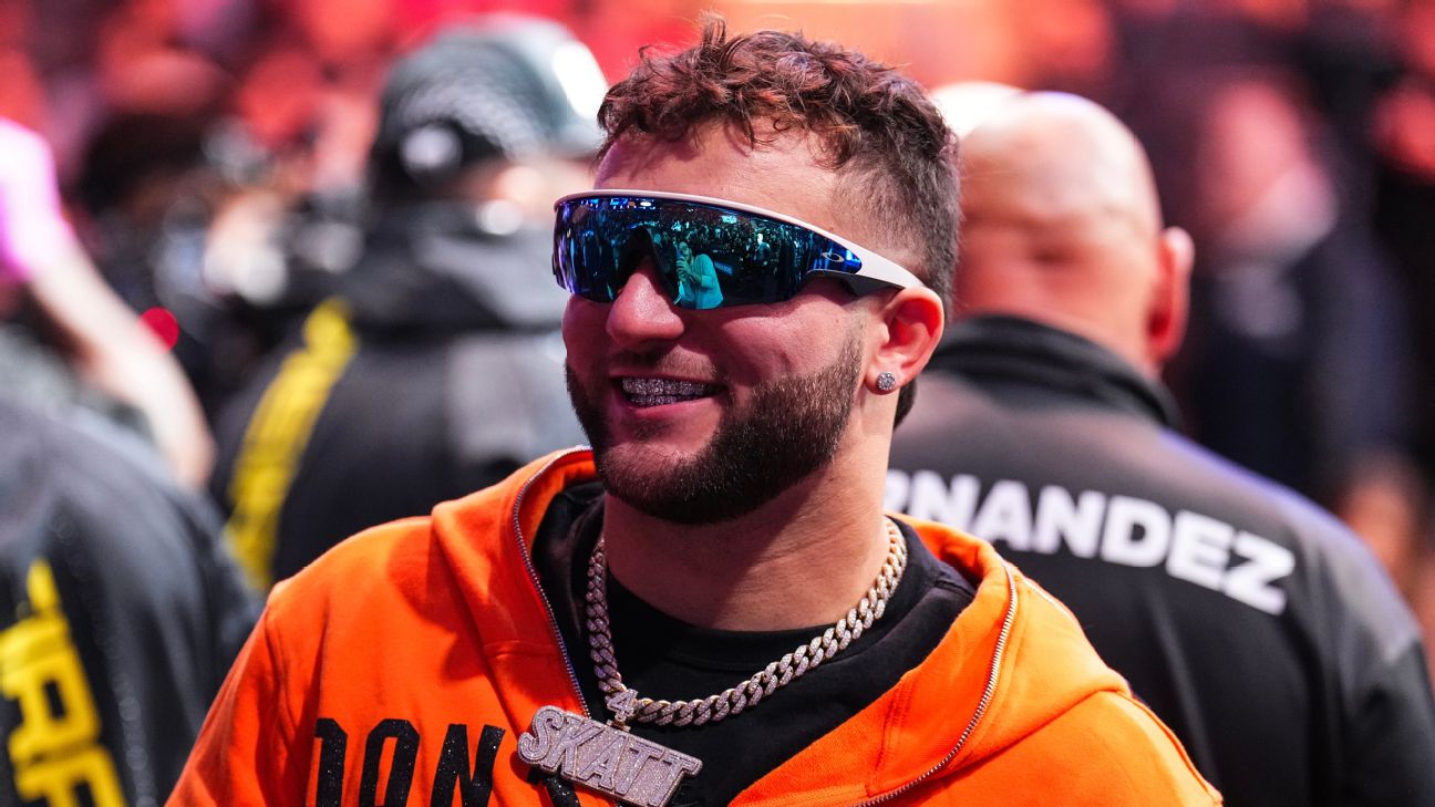 Giants Rookies Skattebo and Carter Embroiled in Ringside Melee with WWE’s Judgment Day at Madison Square Garden ‘Raw’ Event