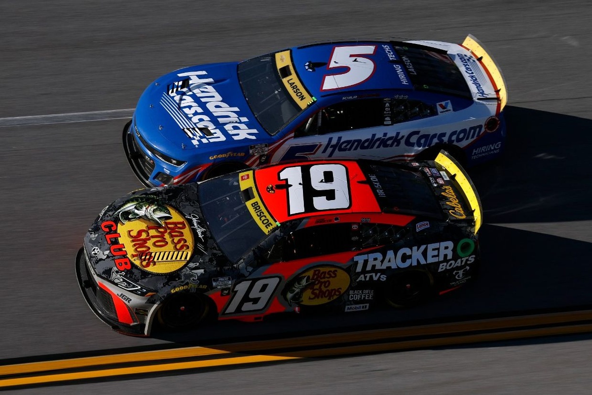 Hendrick Motorsports and Joe Gibbs Racing Set for Championship Showdown