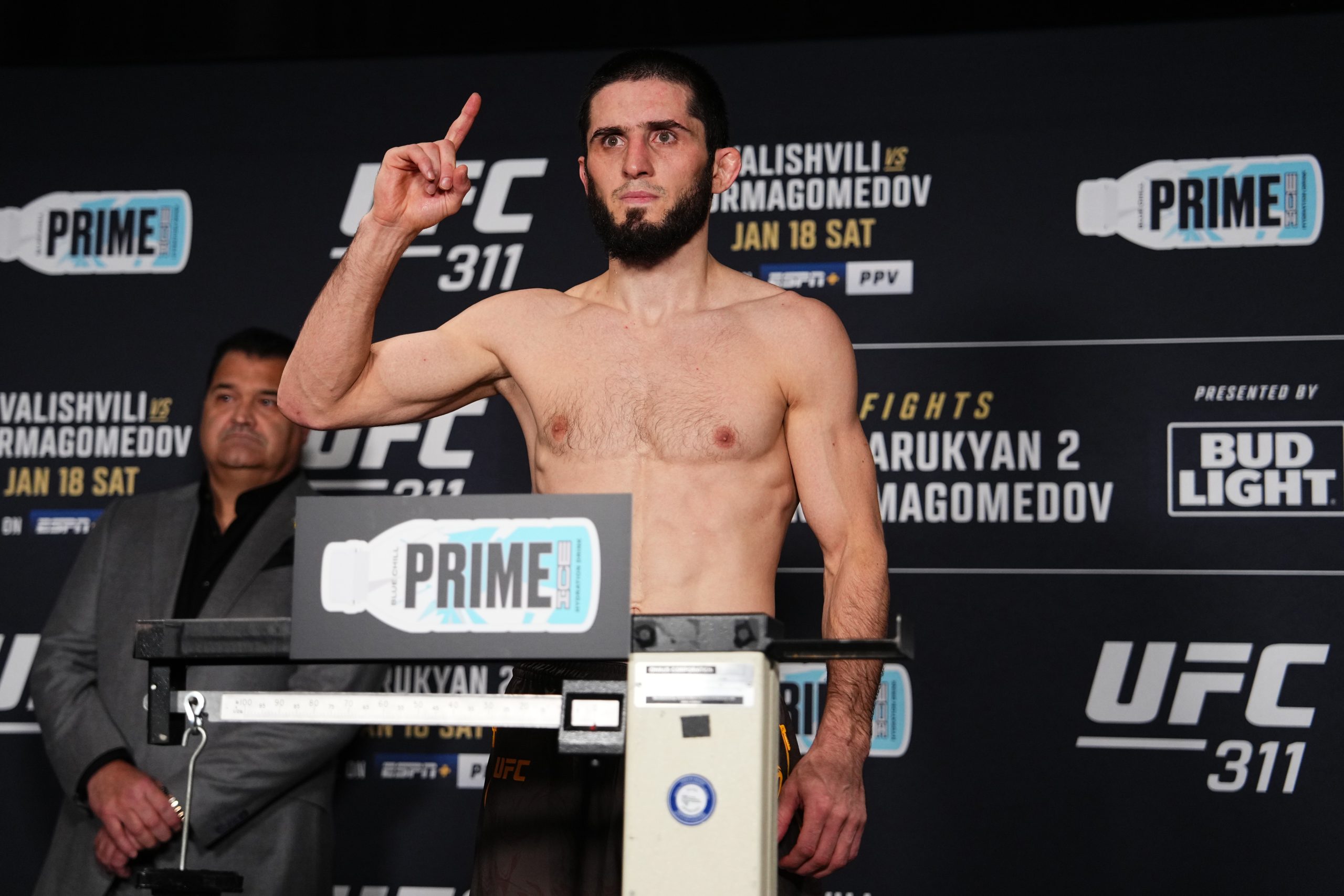 Islam Makhachev Targets Peak Performance and Historic Two-Division Reign, Citing Welterweight Move’s Impact on Fight Night Readiness.