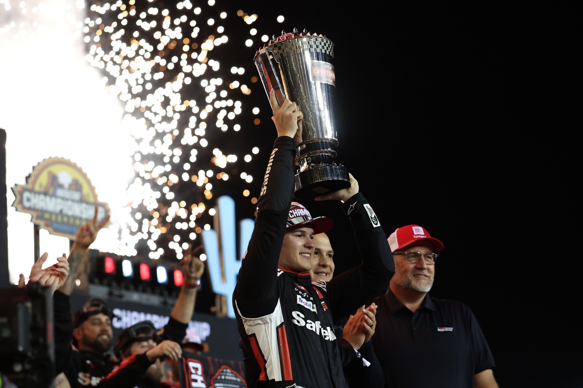Larson Claims Championship Amidst Hamlin’s Heartbreak: A Look at the Aftermath