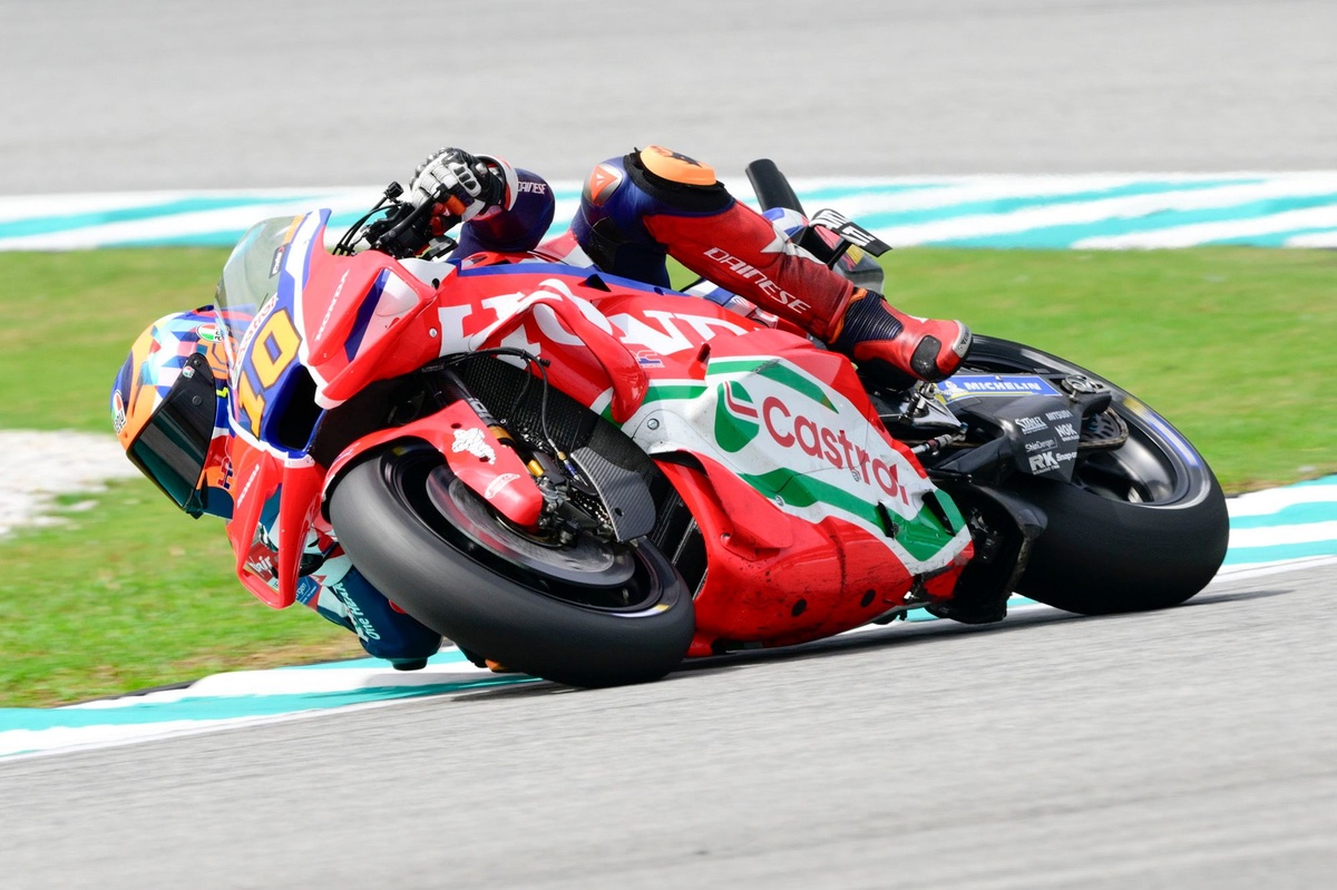 Marini’s Quest for Cleanliness Ends in Sepang Sprint Crash, Espargaro Weighs In