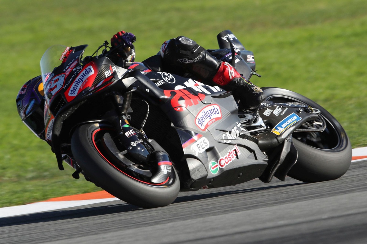 Martin Concedes "Rookie" Sensations Persist Amidst Aprilia Adaptation Challenges
