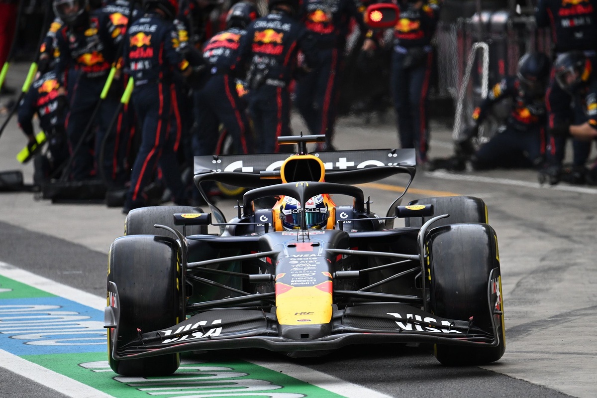 McLaren Seeks FIA Clarification on Red Bull’s São Paulo Engine Change Cost Cap Accounting