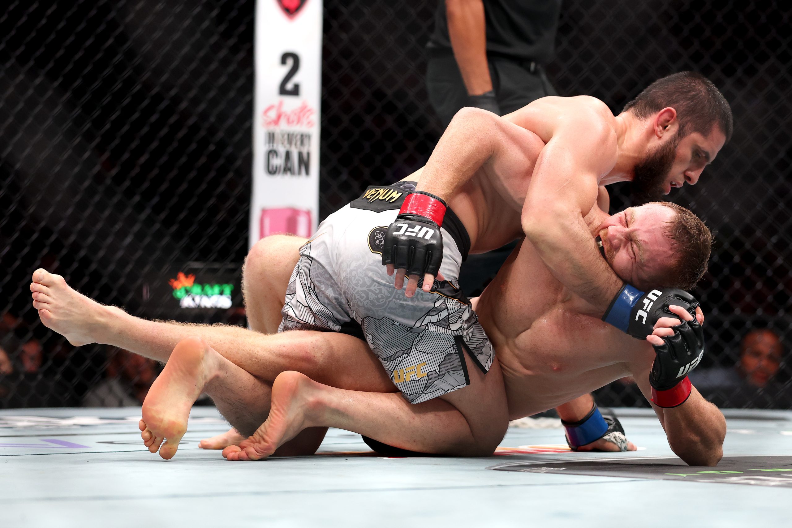 MMA Pundits Scrutinize Jack Della Maddalena’s Performance Following Dominant Loss to Islam Makhachev at UFC 322