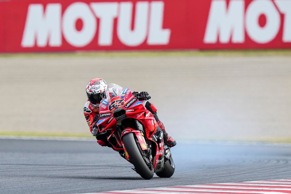 MotoGP Teams Seek Rule Clarity After Bagnaia’s Ducati Emits Smoke at Japanese Grand Prix