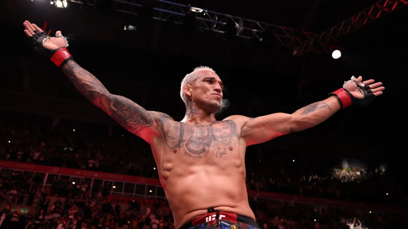 Oliveira Dominates Gamrot in Emotional Rio Return, Extends UFC Records