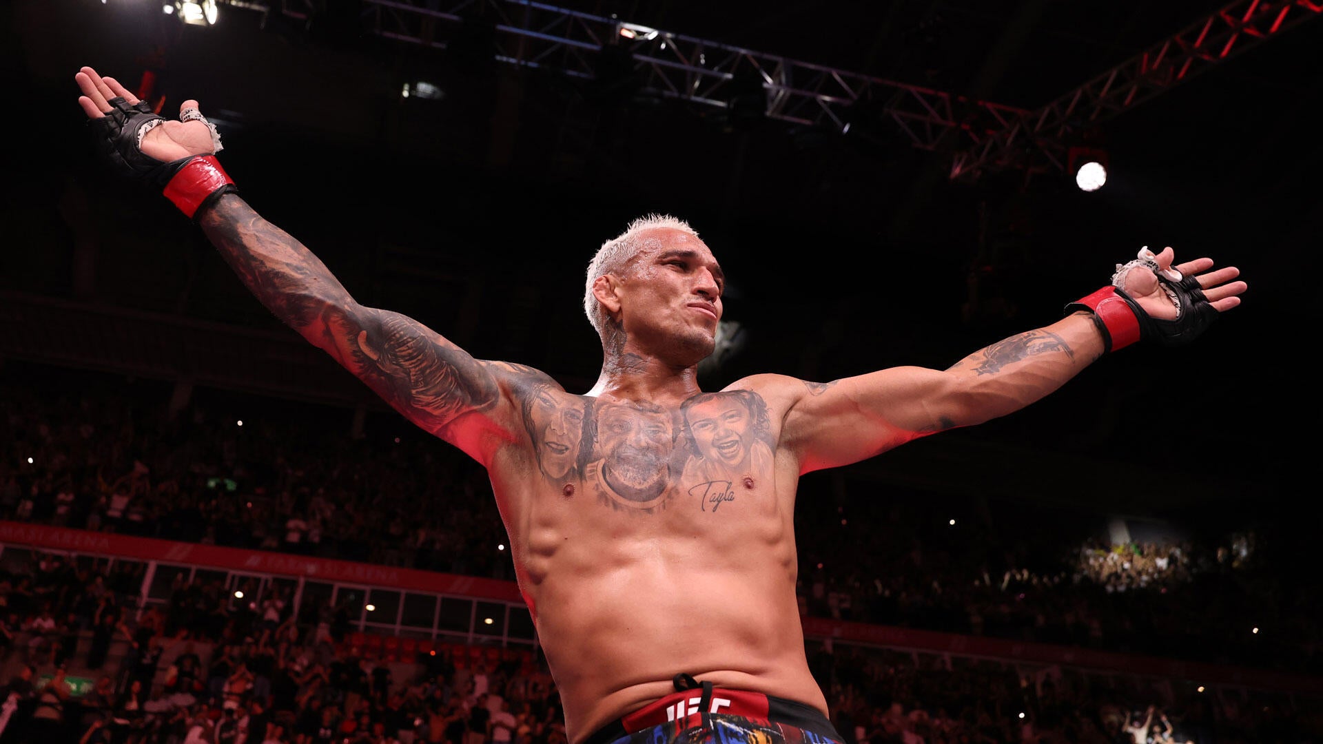 Oliveira Electrifies Home Crowd with Dominant Submission Victory Over Gamrot in Rio Headliner