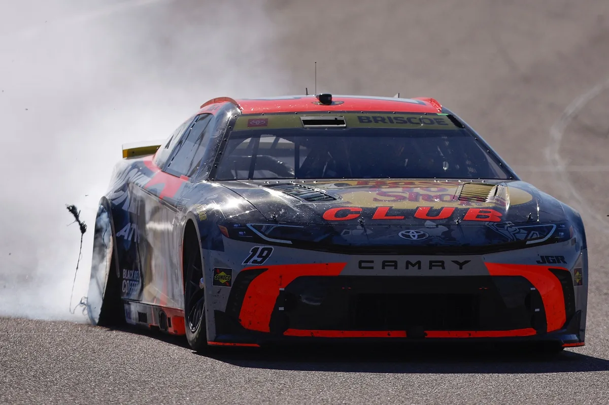 Phoenix Finale Marred by Tire Woes, but Scrutiny Falls on Teams, Not Tire Manufacturer