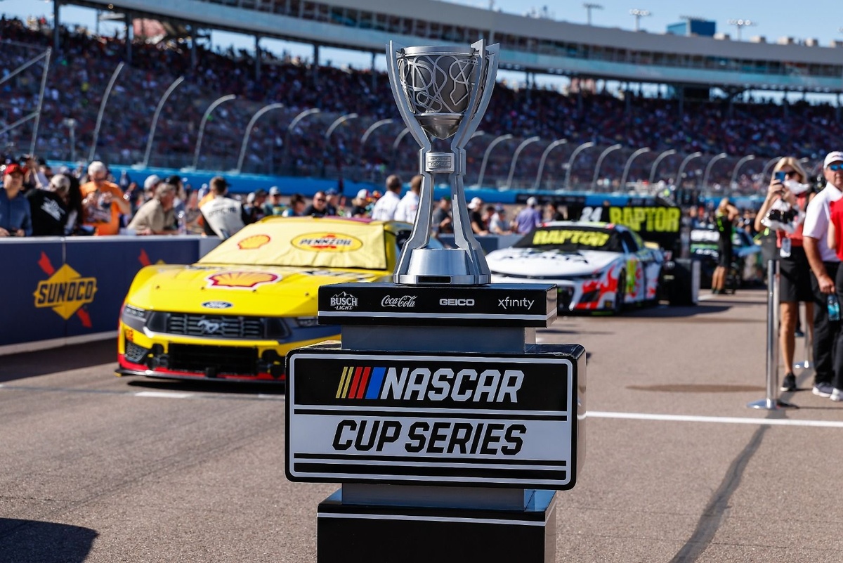 Phoenix Set to Crown 2025 NASCAR Champions as Championship Weekend Revs Up