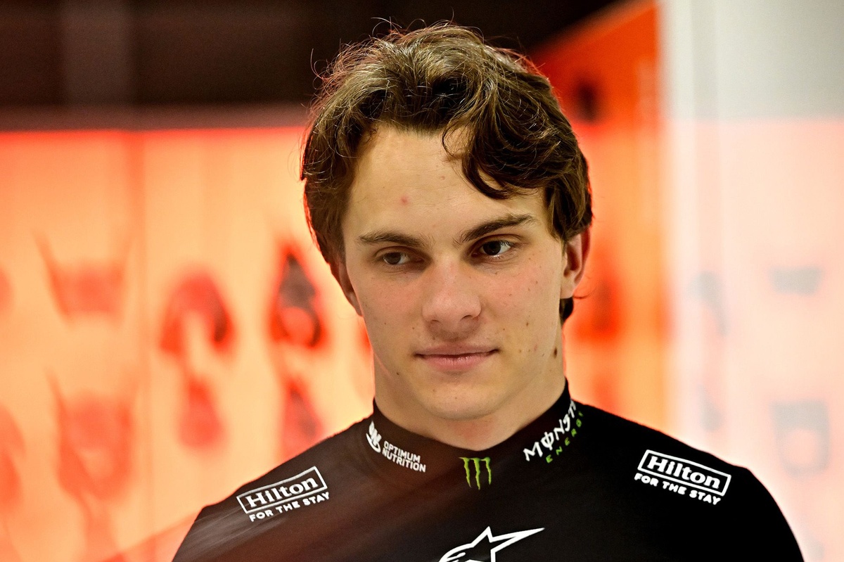 Piastri Maintains Championship Ambition Amidst McLaren Intra-Team Battle and Brazilian Setbacks