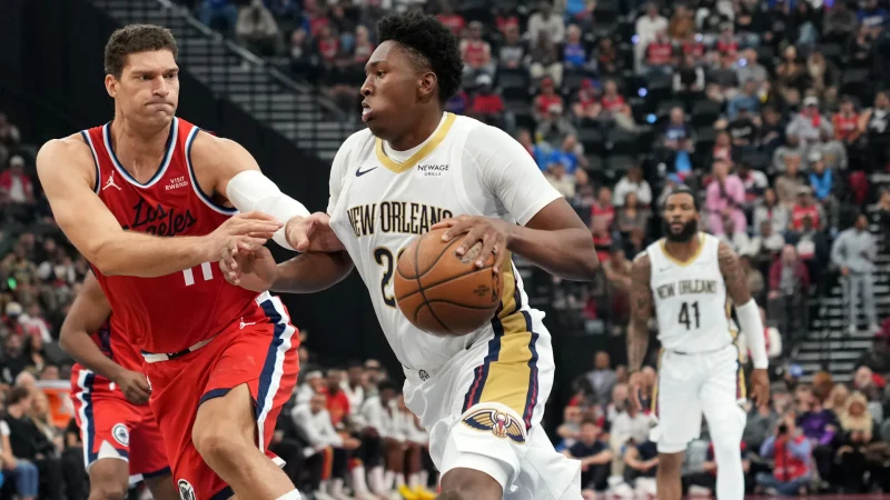 Rookie Derik Queen Emerges for Pelicans Amidst Williamson’s Absence, Igniting Debate Over Rotation Role