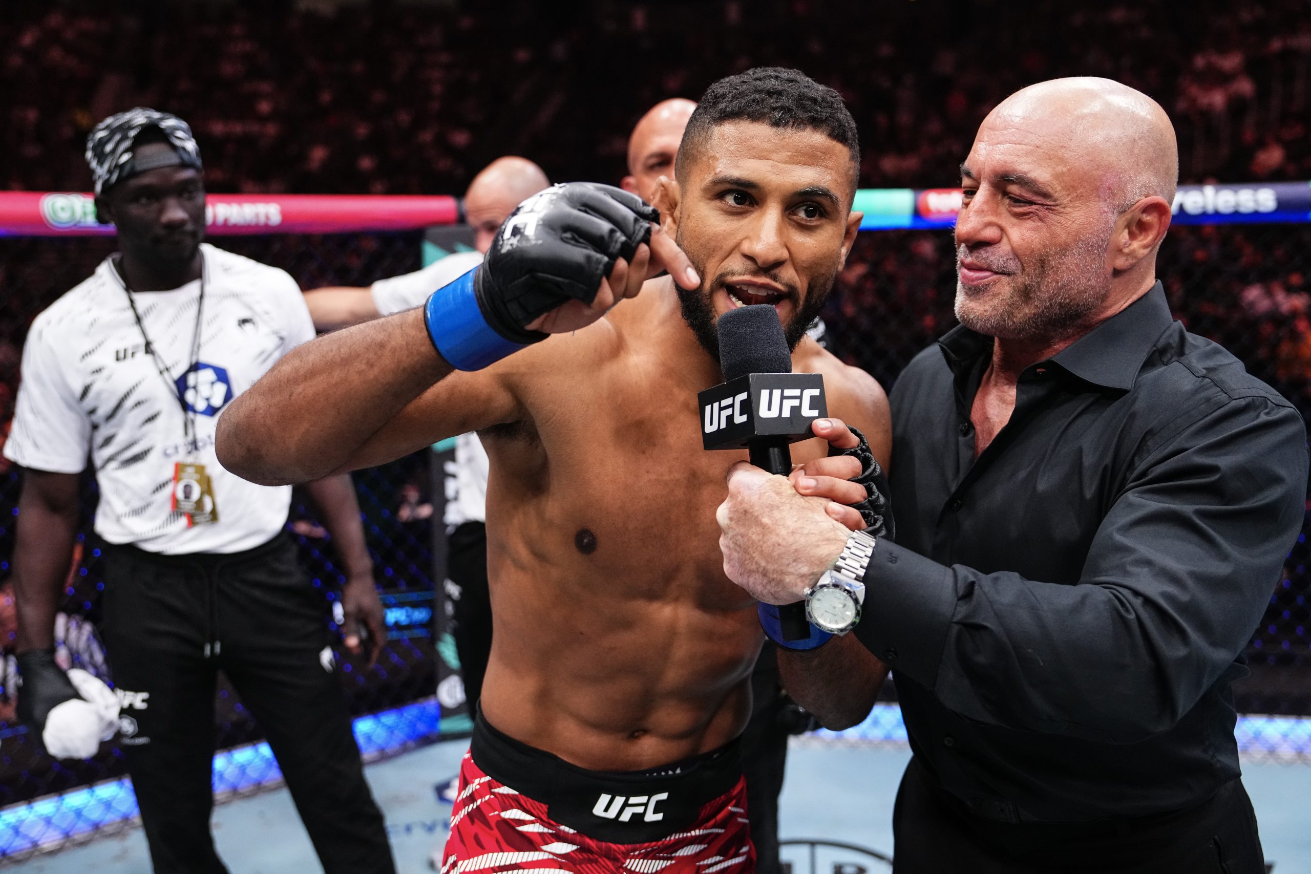 Youssef Zalal explains why he apologized for past performance during post-fight interview at UFC 320