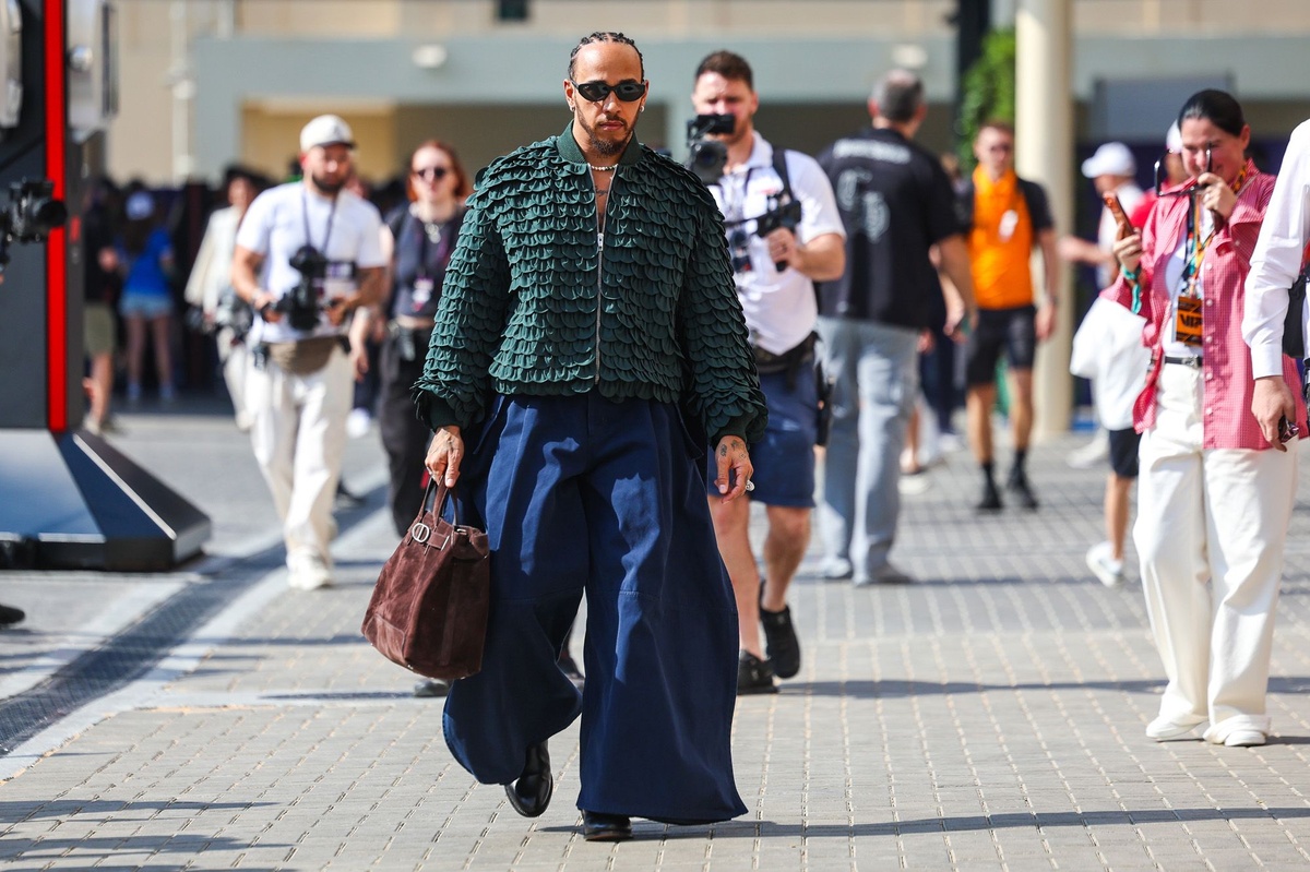 Lewis Hamilton Dazzles Off-Track, Concluding His First Ferrari Season with Distinctive Dior Ensemble at Abu Dhabi Finale