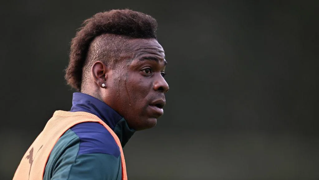 Mario Balotelli Resurfaces in Italian Fifth Division Training Stint After Year-Long Absence.