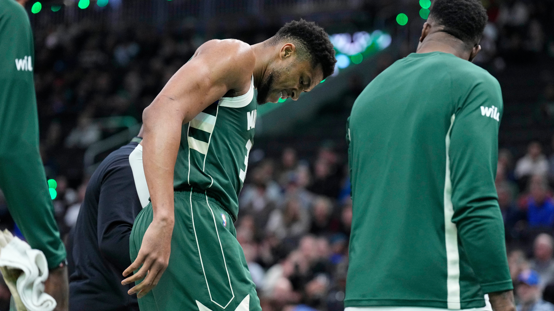 Milwaukee Bucks’ Giannis Antetokounmpo Sustains Right Calf Strain, Future Clouded by Injury and Trade Speculation