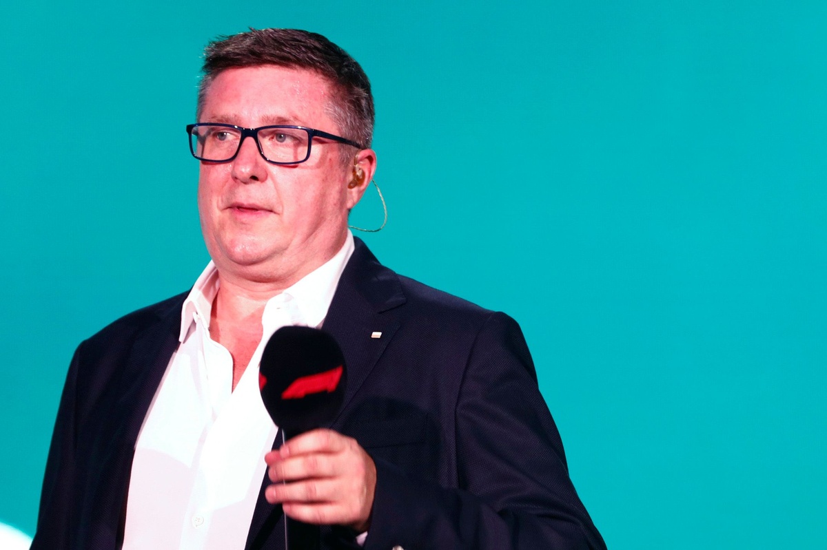 Veteran Commentator David Croft Commits to Extended Tenure in Formula 1 Broadcasting